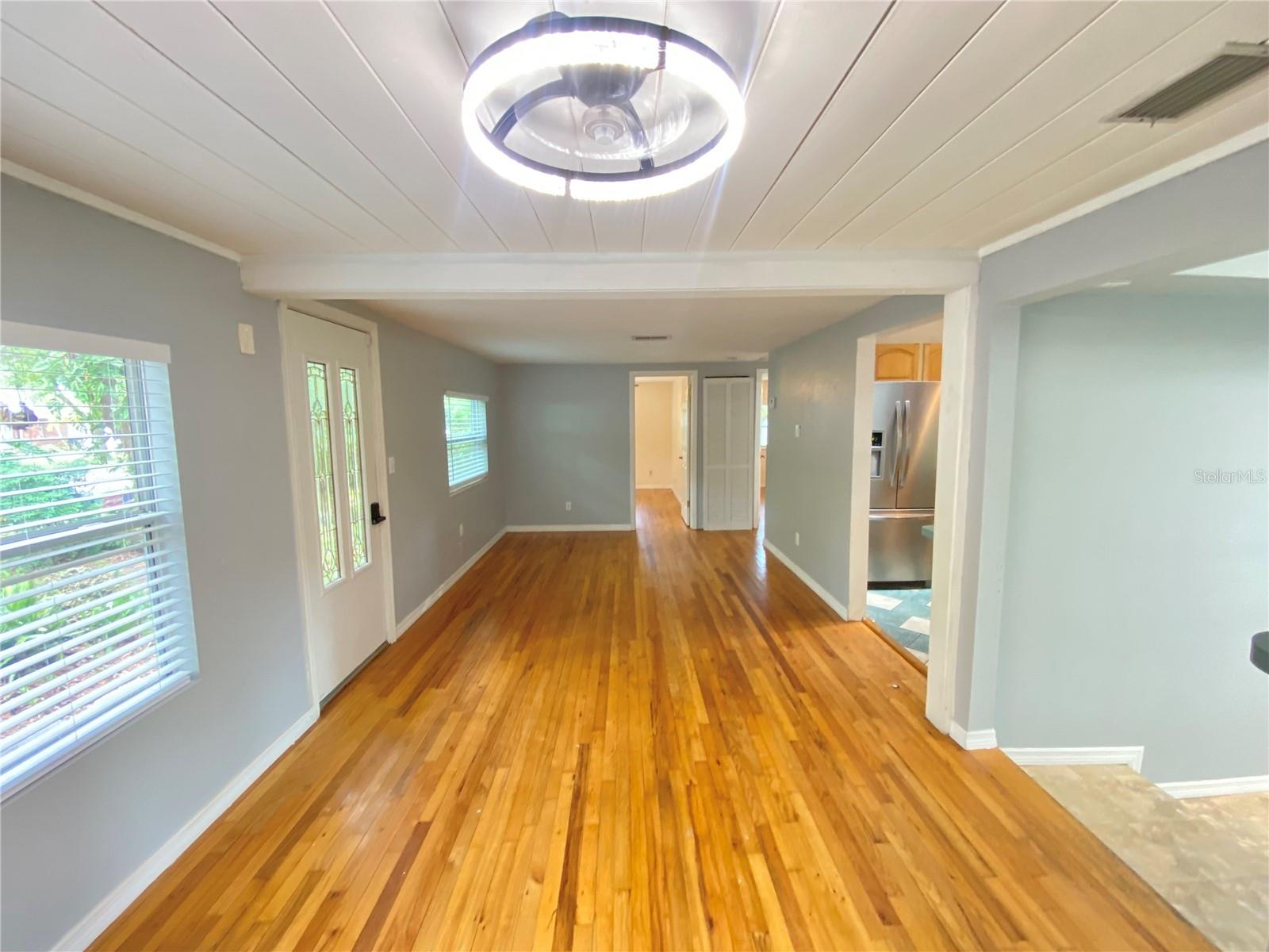 HOELDTKE GROVE SUB - Residential Lease
