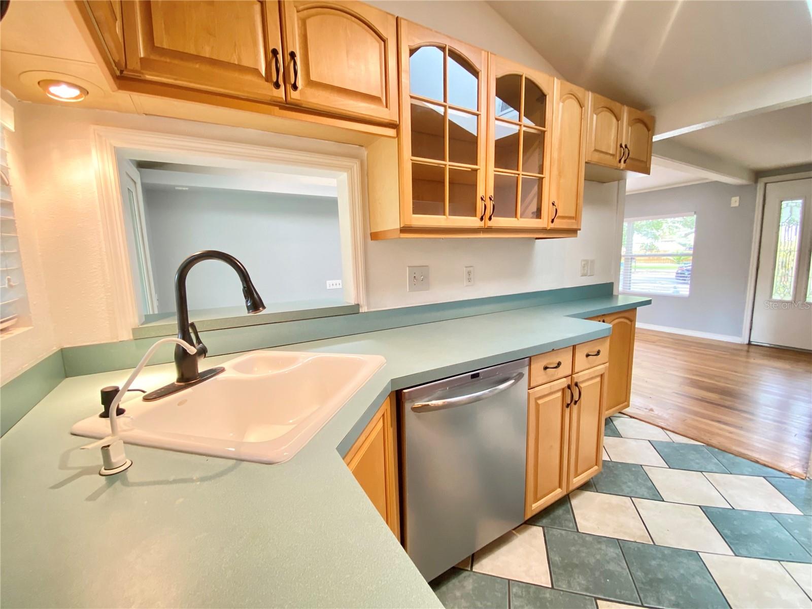 HOELDTKE GROVE SUB - Residential Lease