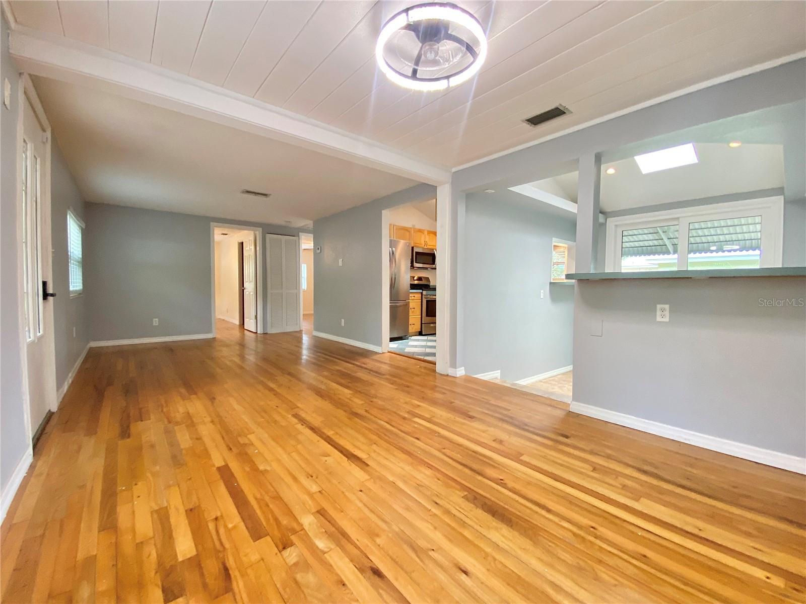 HOELDTKE GROVE SUB - Residential Lease