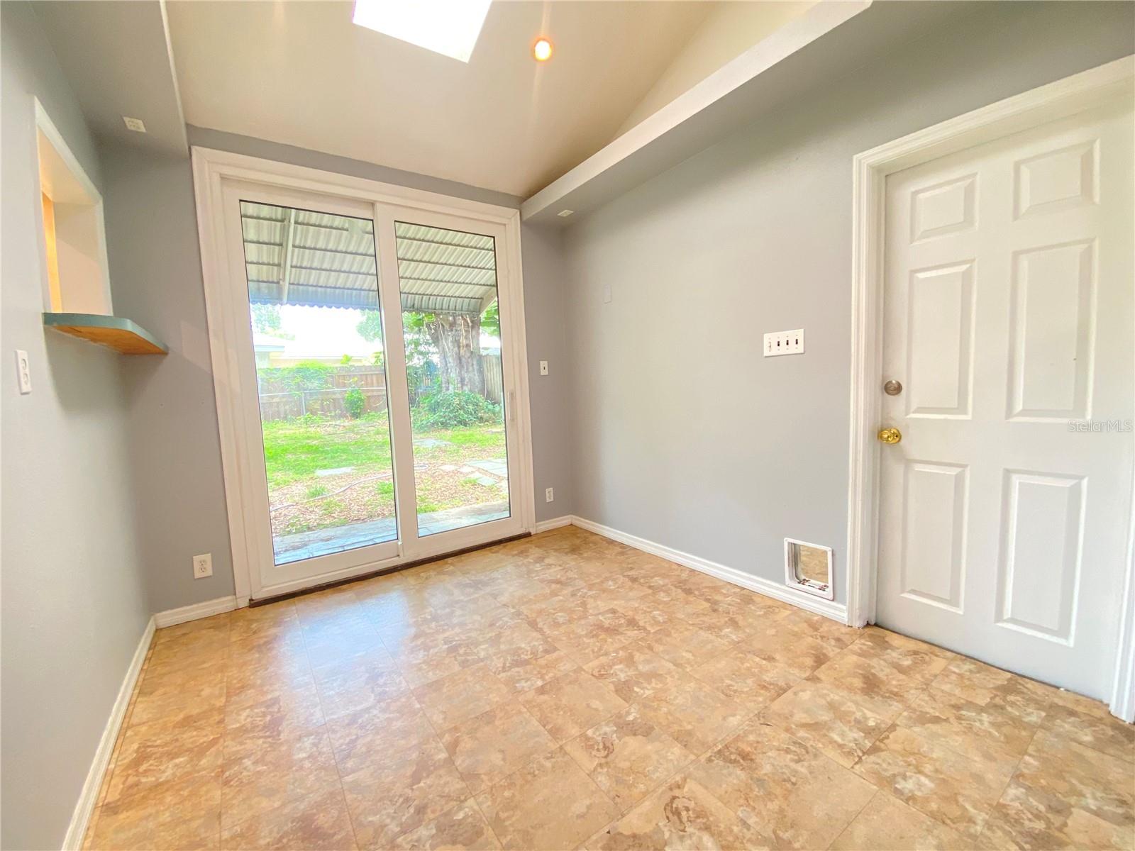 HOELDTKE GROVE SUB - Residential Lease