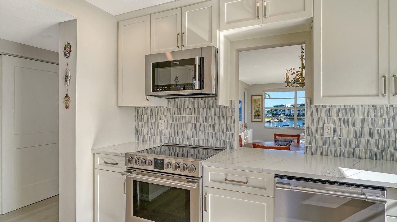 LONGBOAT HARBOUR - Residential
