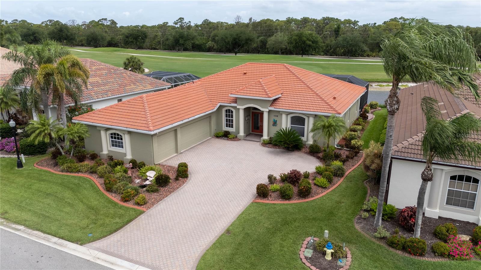 PELICAN POINTE GOLF & COUNTRY CLUB - Residential