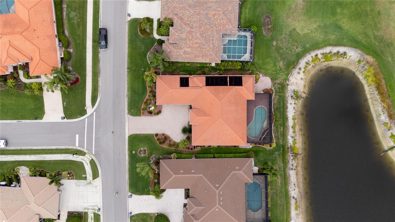 PELICAN POINTE GOLF & COUNTRY CLUB - Residential