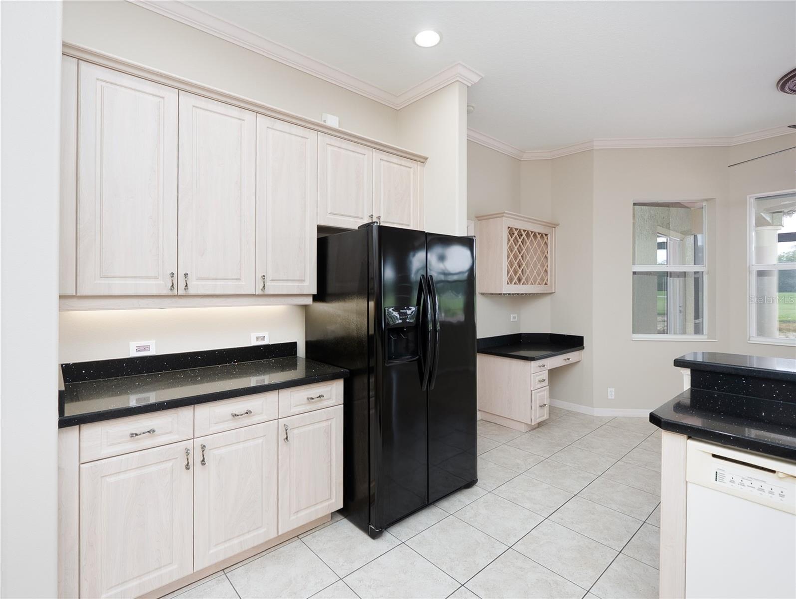 PELICAN POINTE GOLF & COUNTRY CLUB - Residential