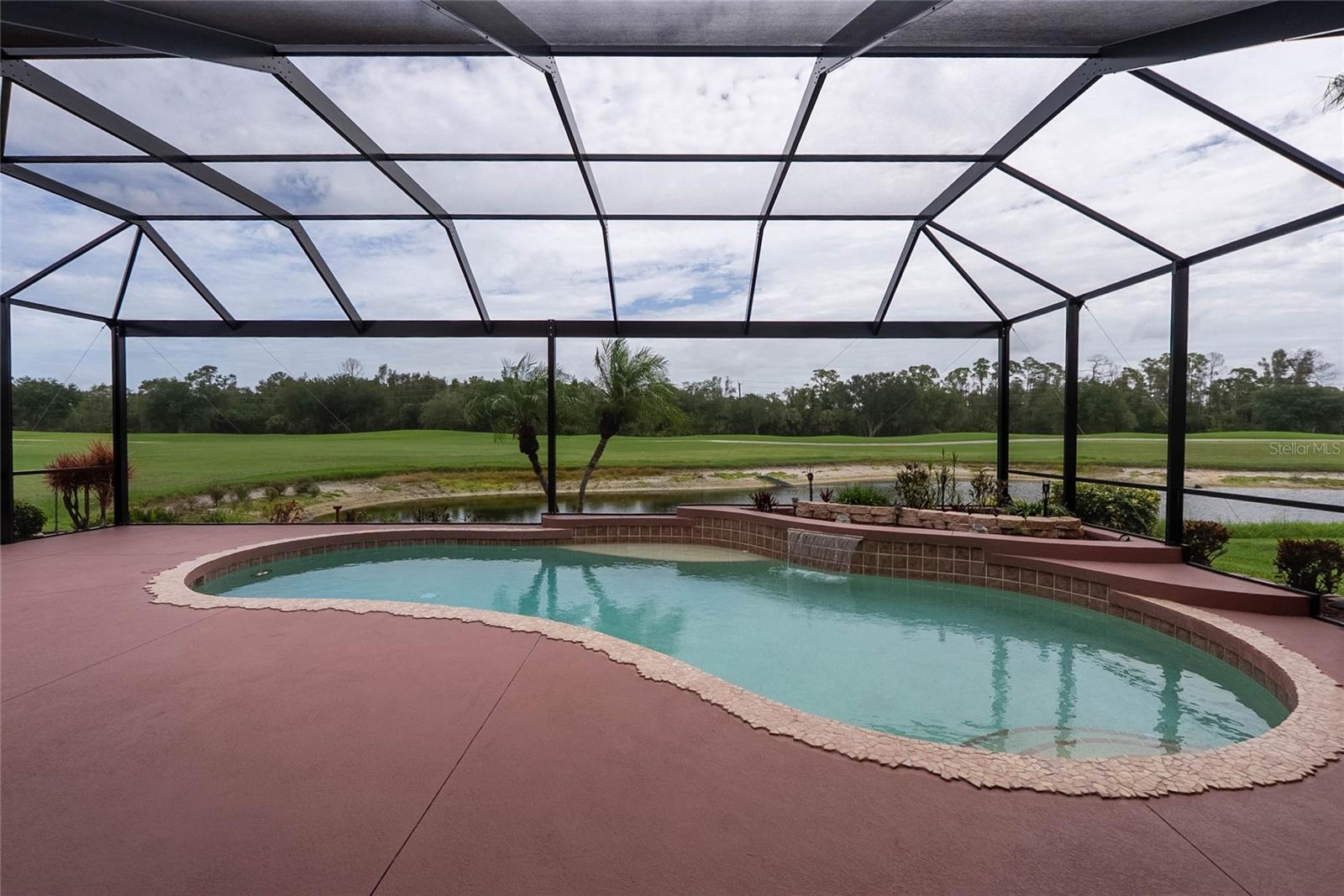 PELICAN POINTE GOLF & COUNTRY CLUB - Residential