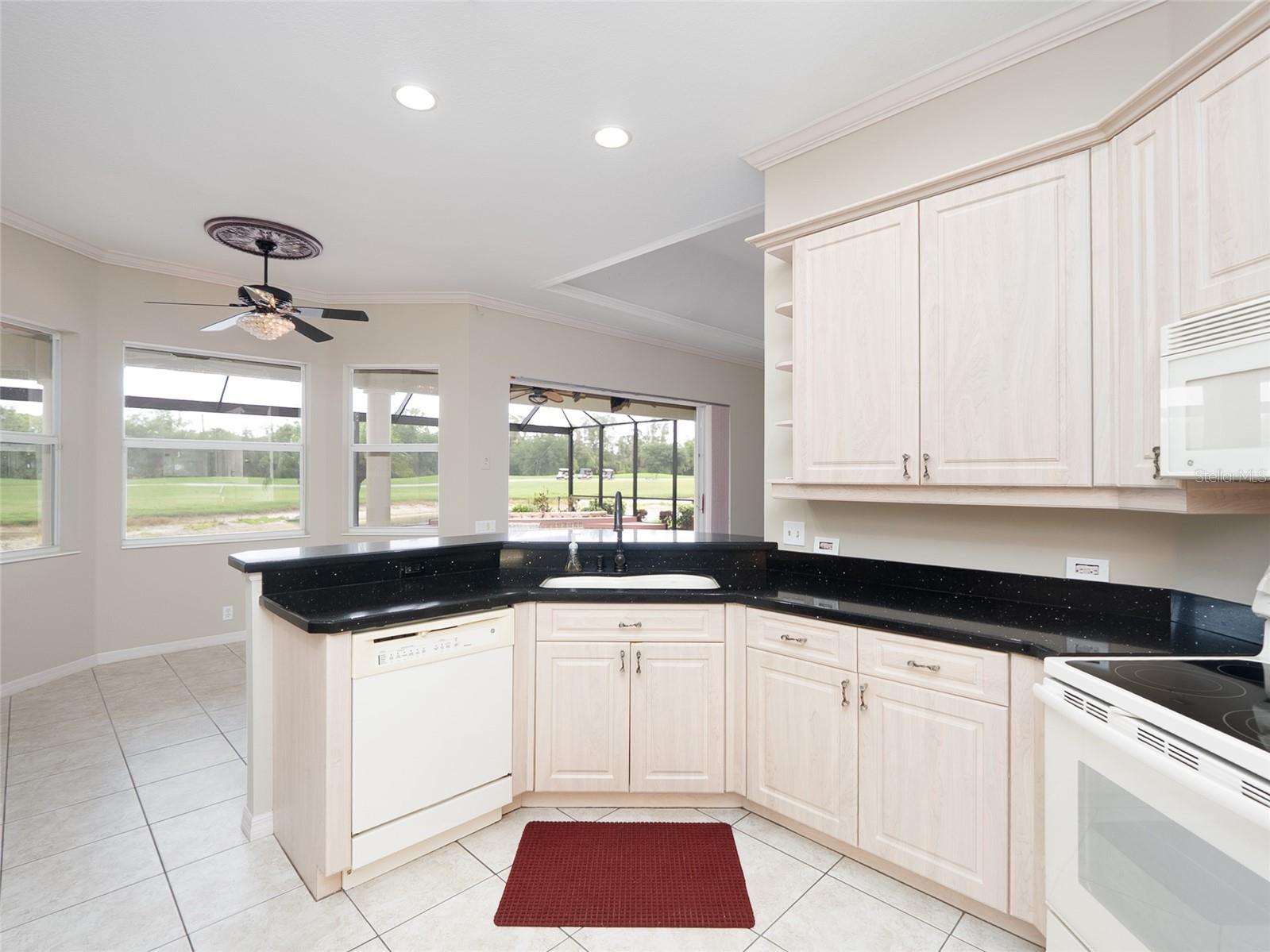 PELICAN POINTE GOLF & COUNTRY CLUB - Residential