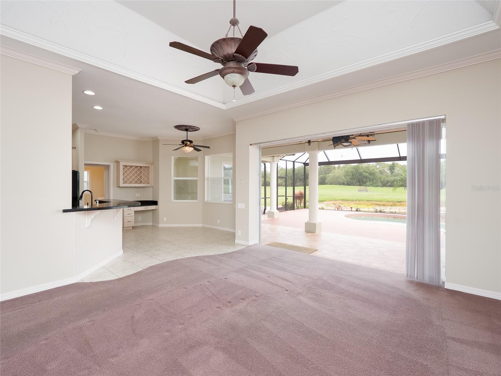 PELICAN POINTE GOLF & COUNTRY CLUB - Residential