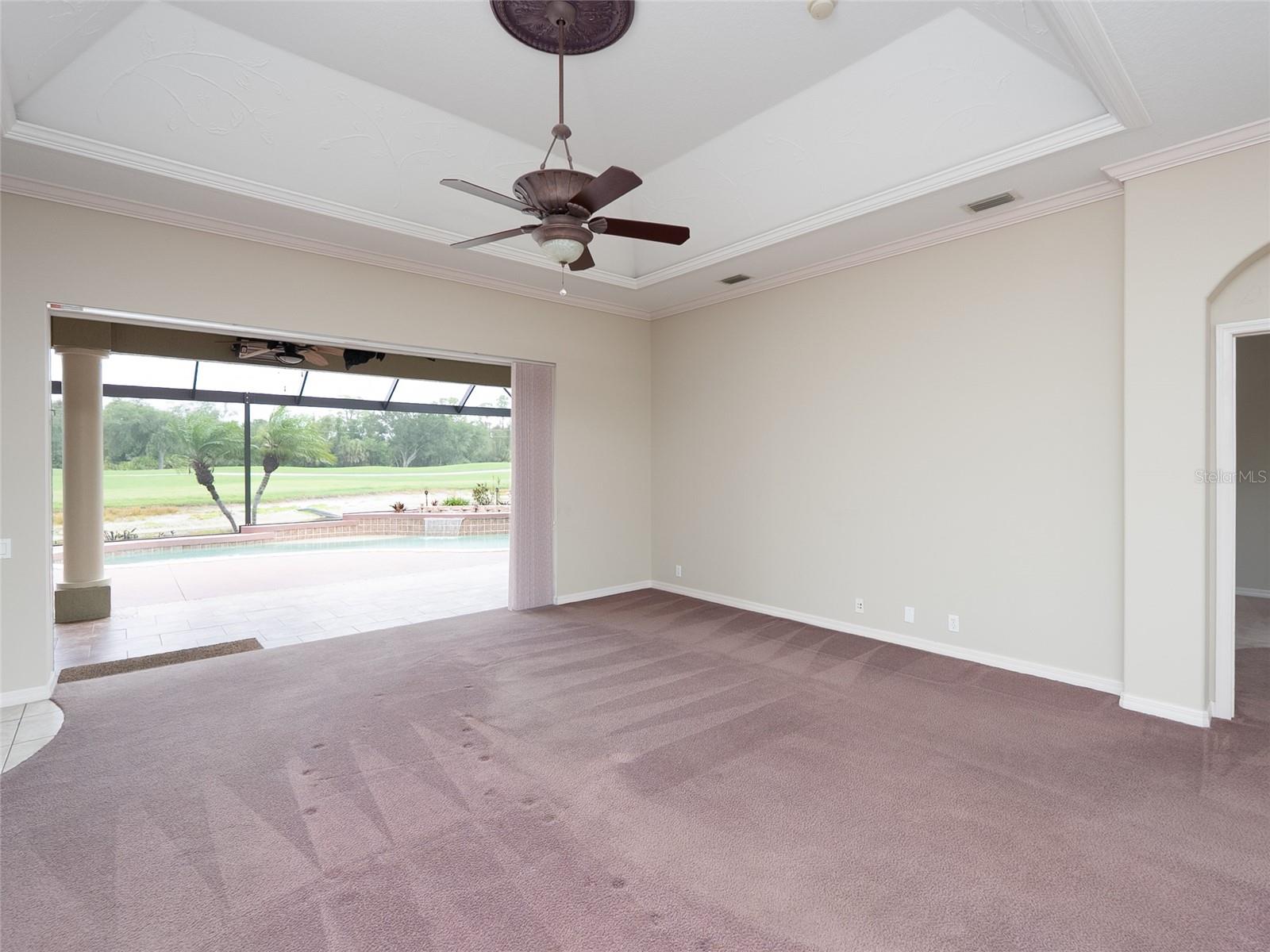 PELICAN POINTE GOLF & COUNTRY CLUB - Residential
