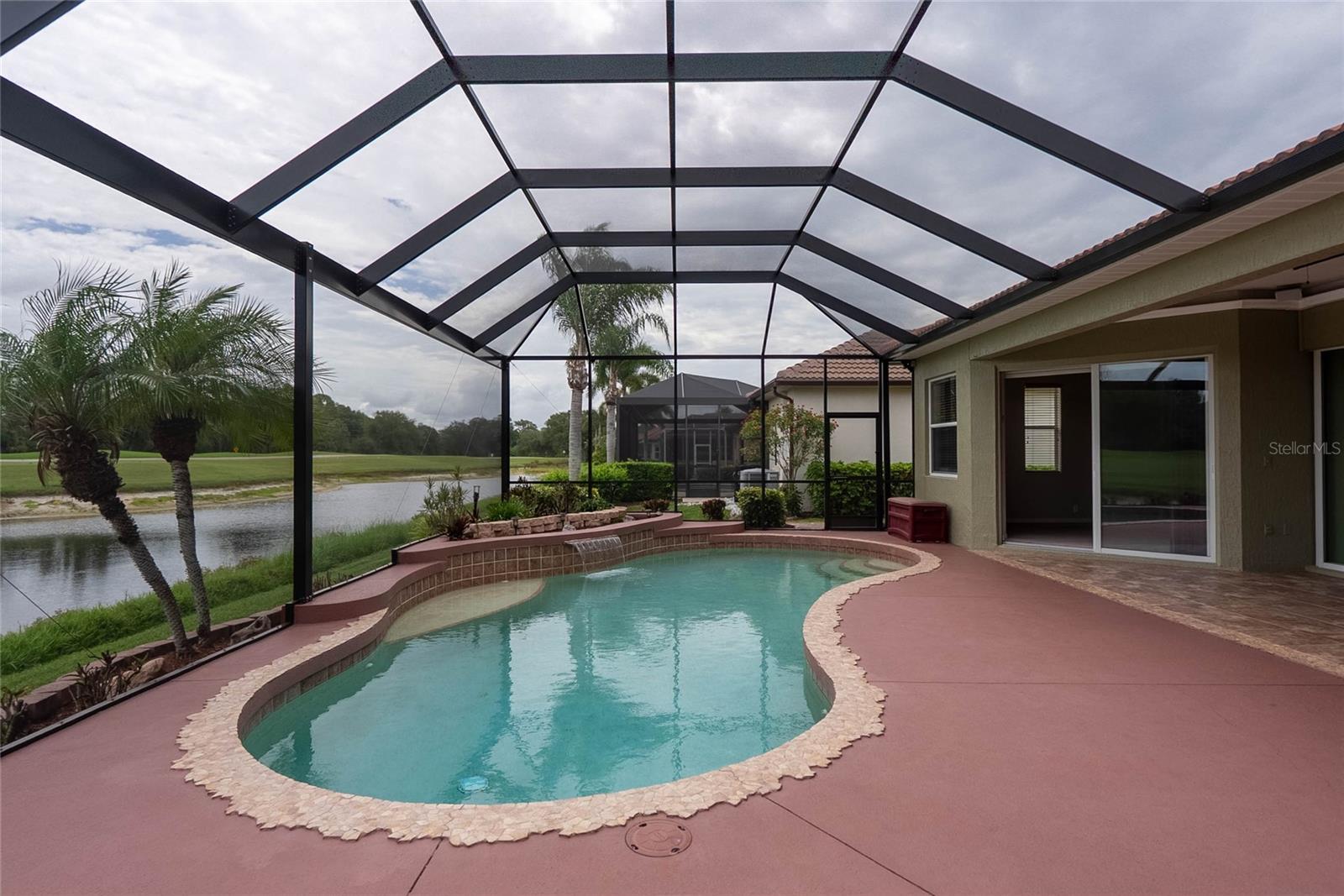 PELICAN POINTE GOLF & COUNTRY CLUB - Residential