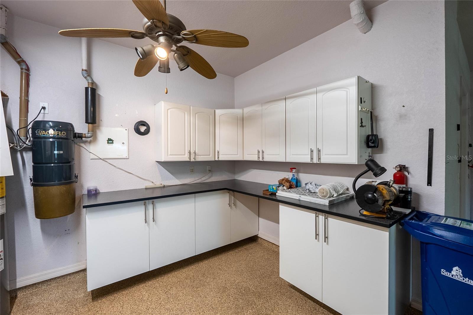 PELICAN POINTE GOLF & COUNTRY CLUB - Residential