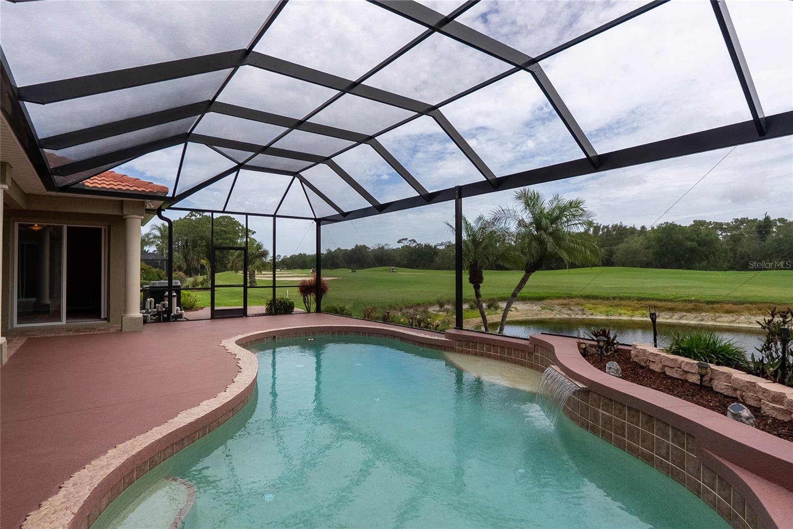 PELICAN POINTE GOLF & COUNTRY CLUB - Residential