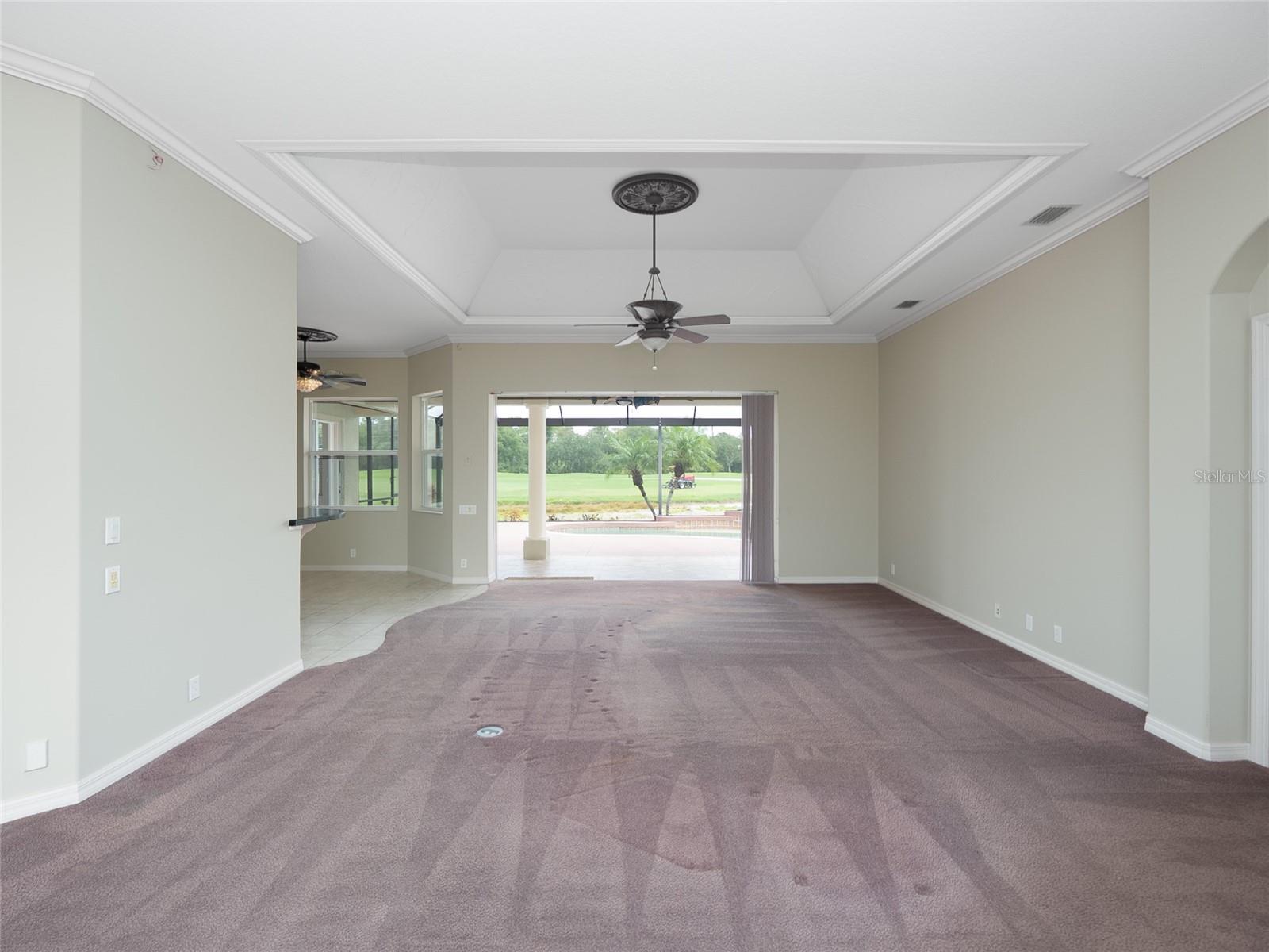 PELICAN POINTE GOLF & COUNTRY CLUB - Residential
