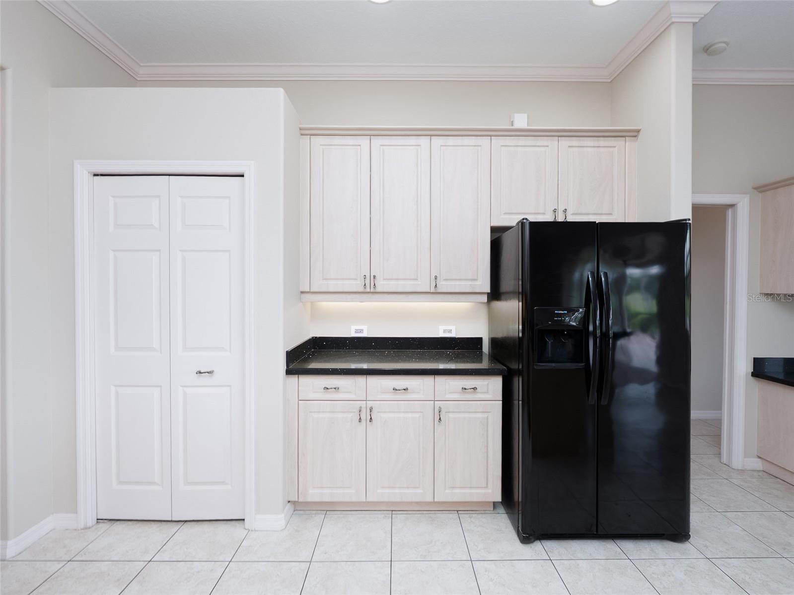 PELICAN POINTE GOLF & COUNTRY CLUB - Residential