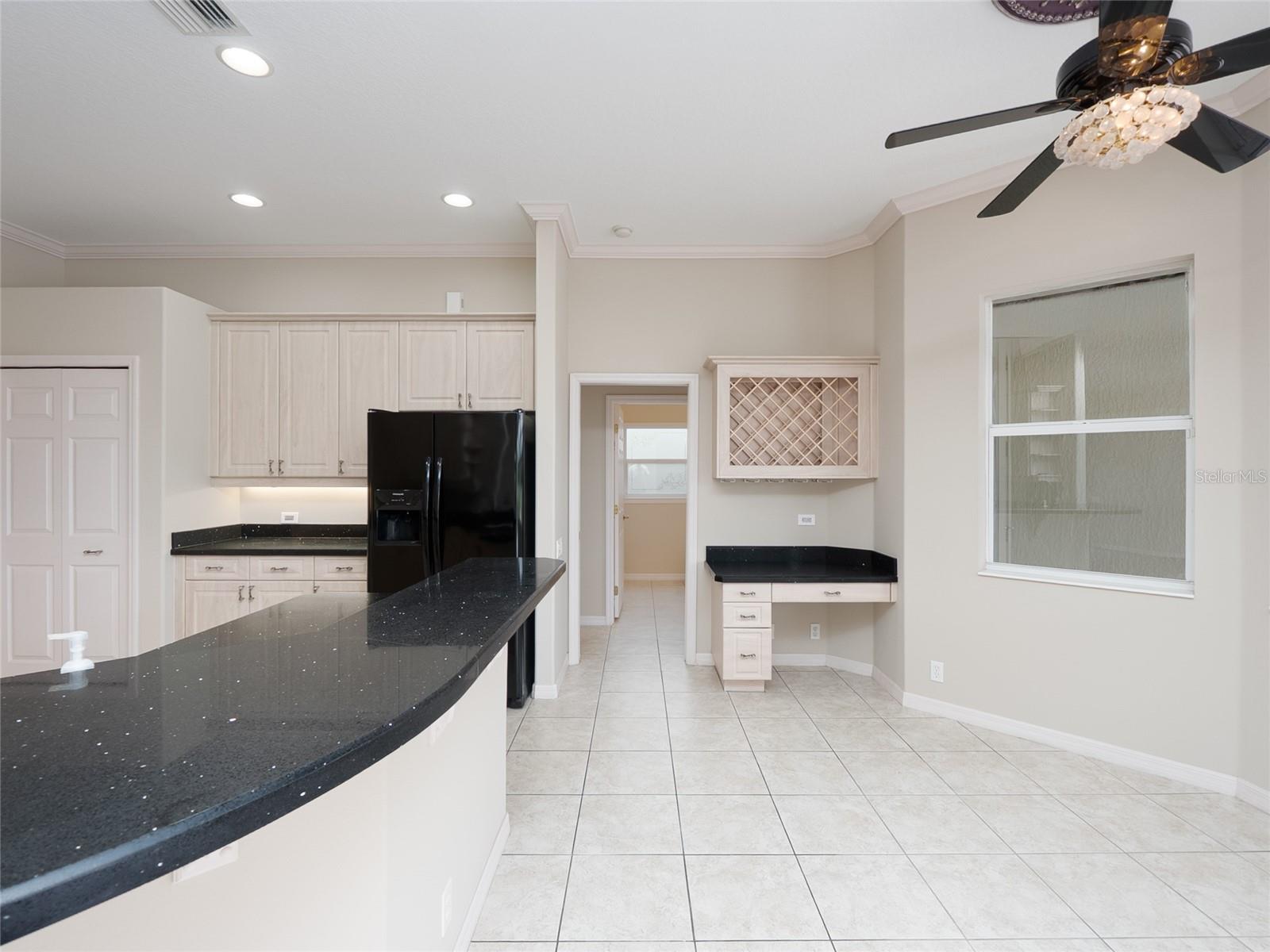 PELICAN POINTE GOLF & COUNTRY CLUB - Residential