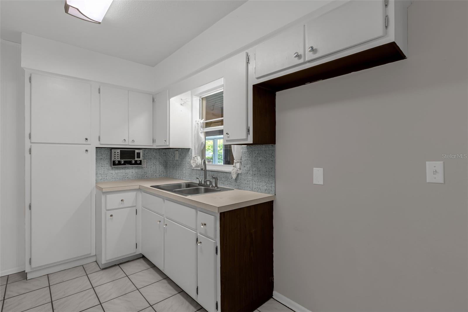 CRESCENT COVE - Residential