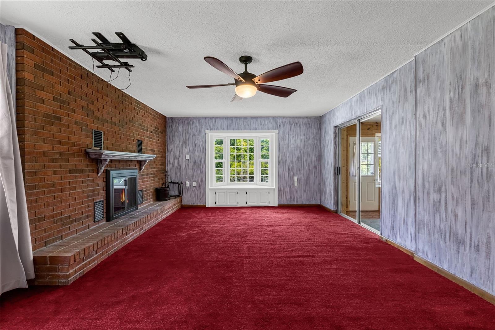 CRESCENT COVE - Residential