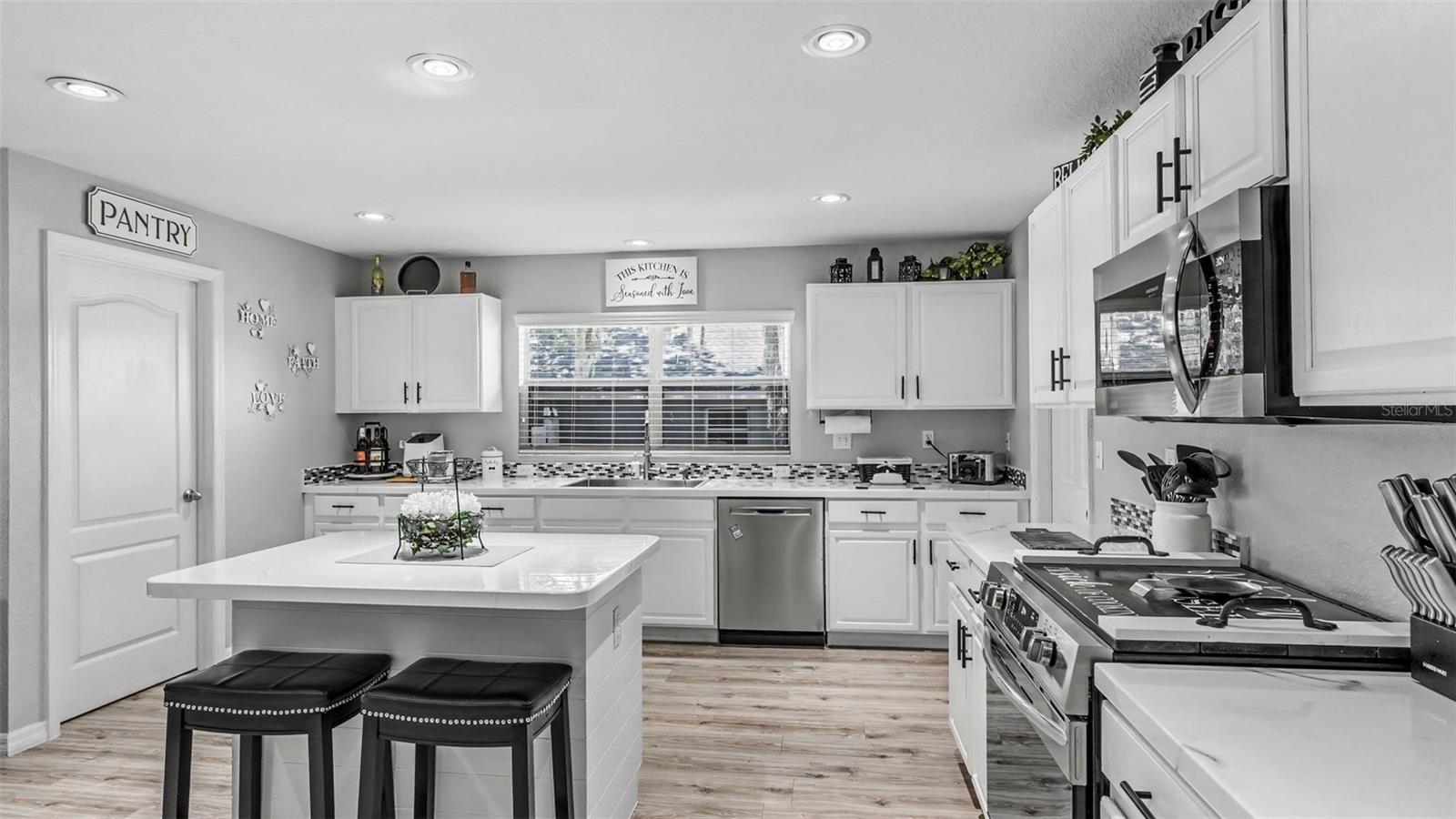 BLACKWATER OAKS - Residential