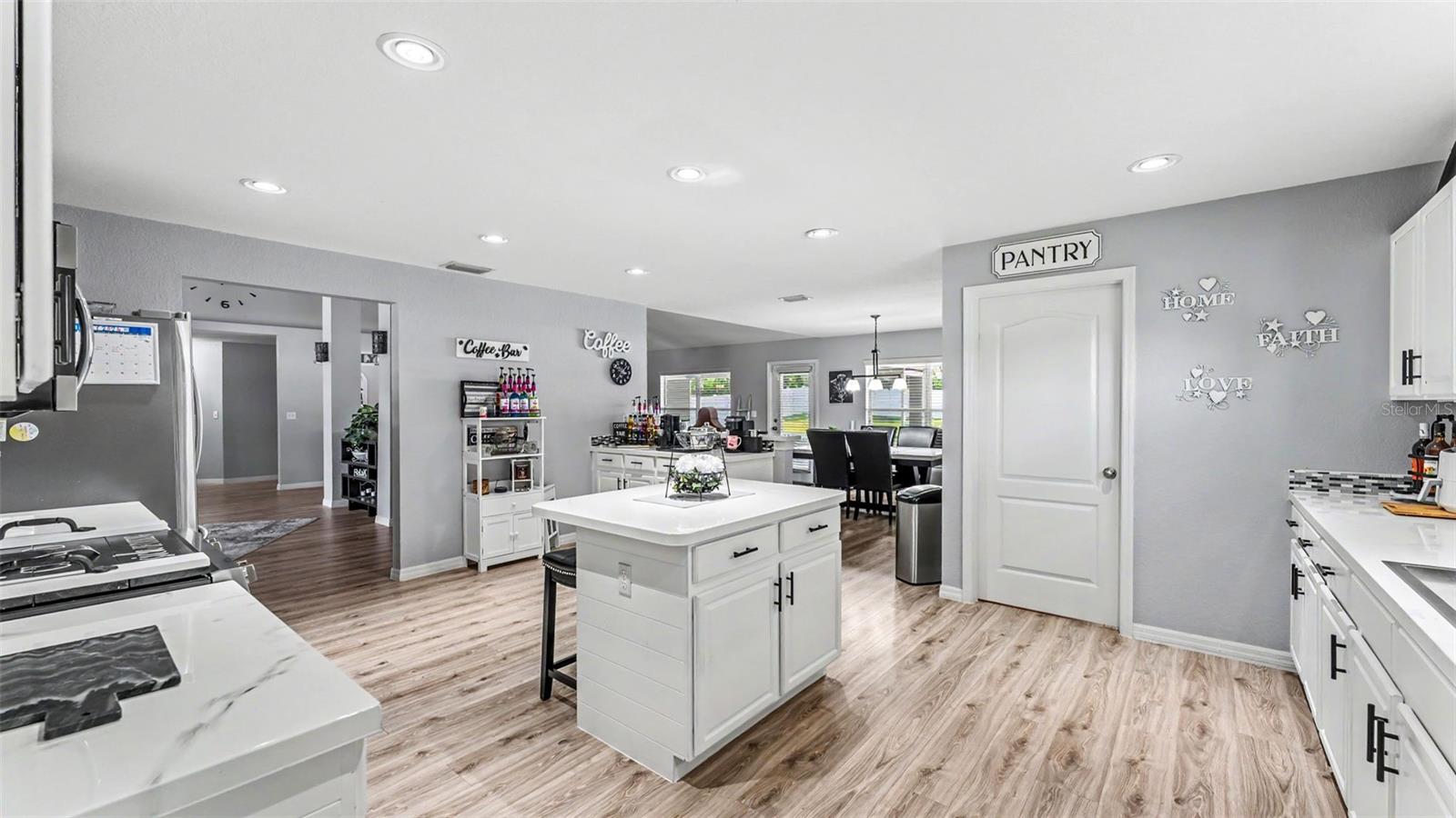 BLACKWATER OAKS - Residential