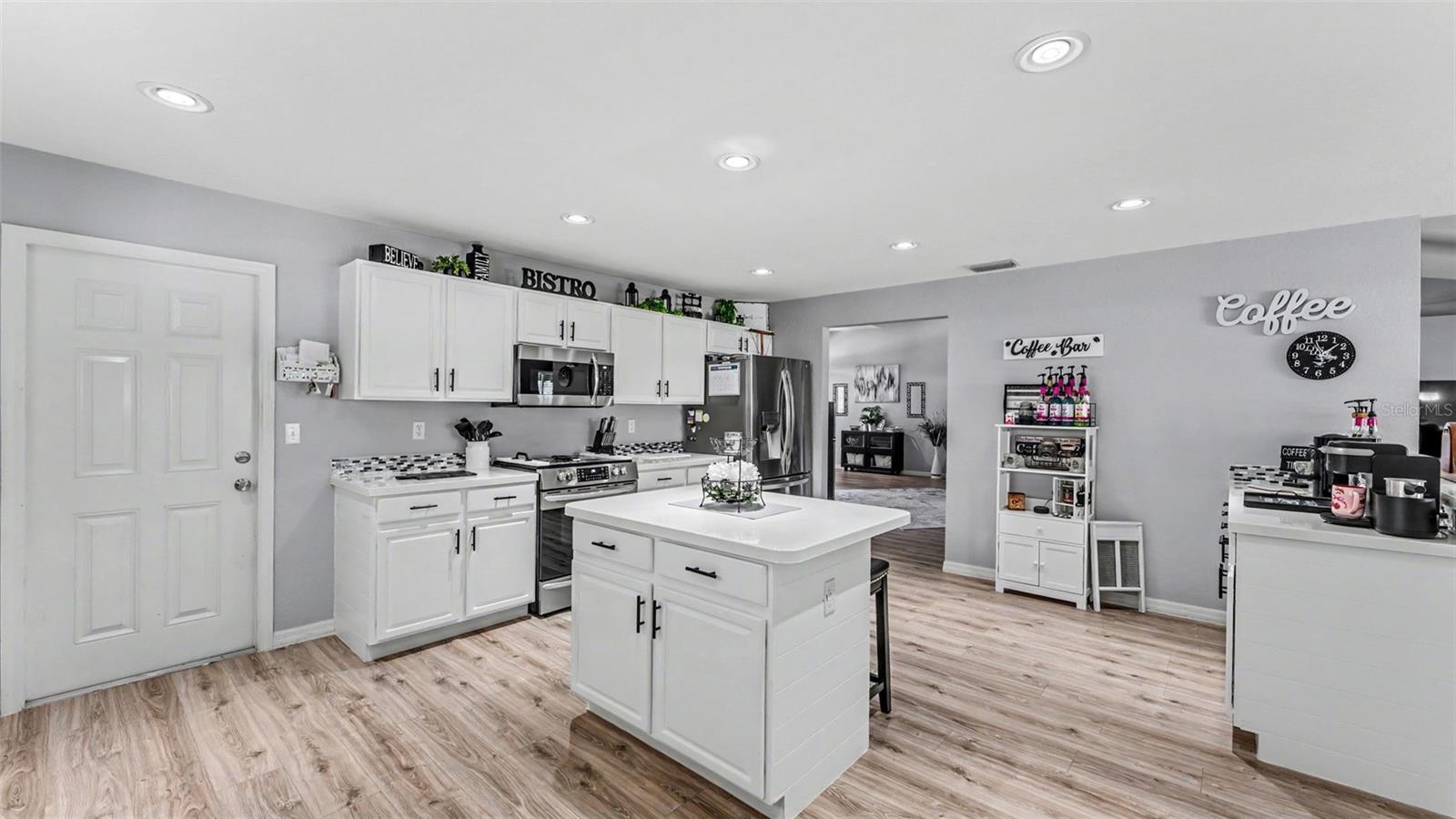 BLACKWATER OAKS - Residential