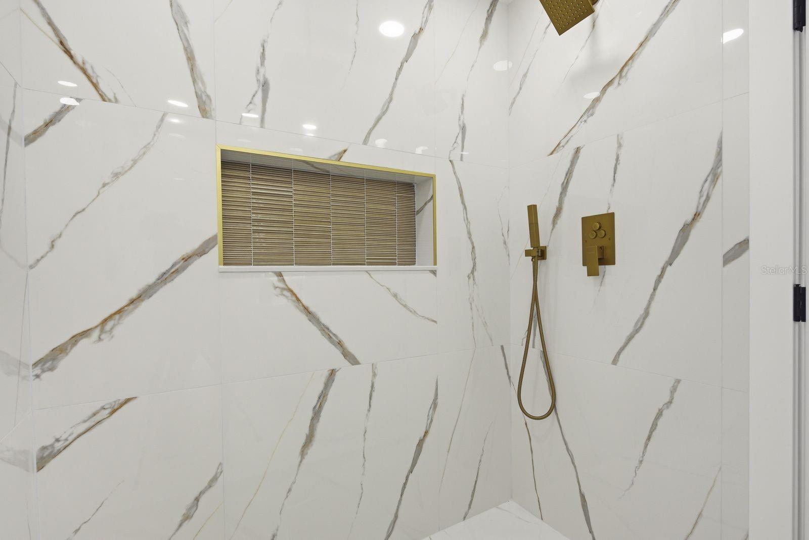 FAIRWAY MANOR - Residential