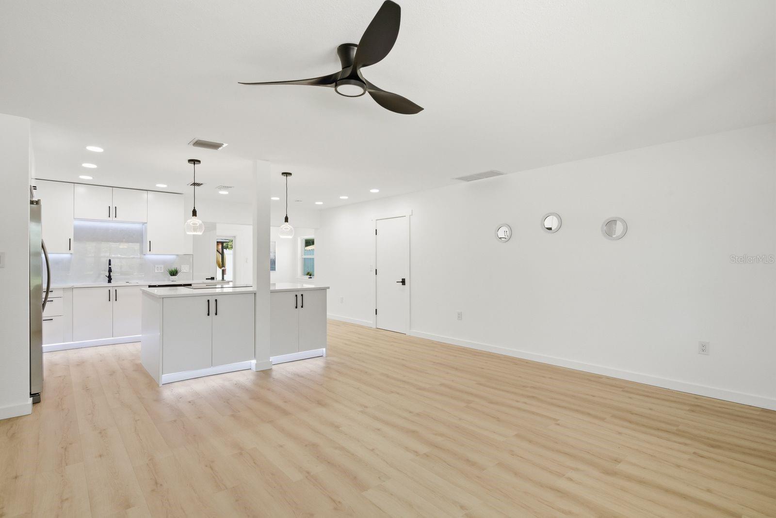 FAIRWAY MANOR - Residential