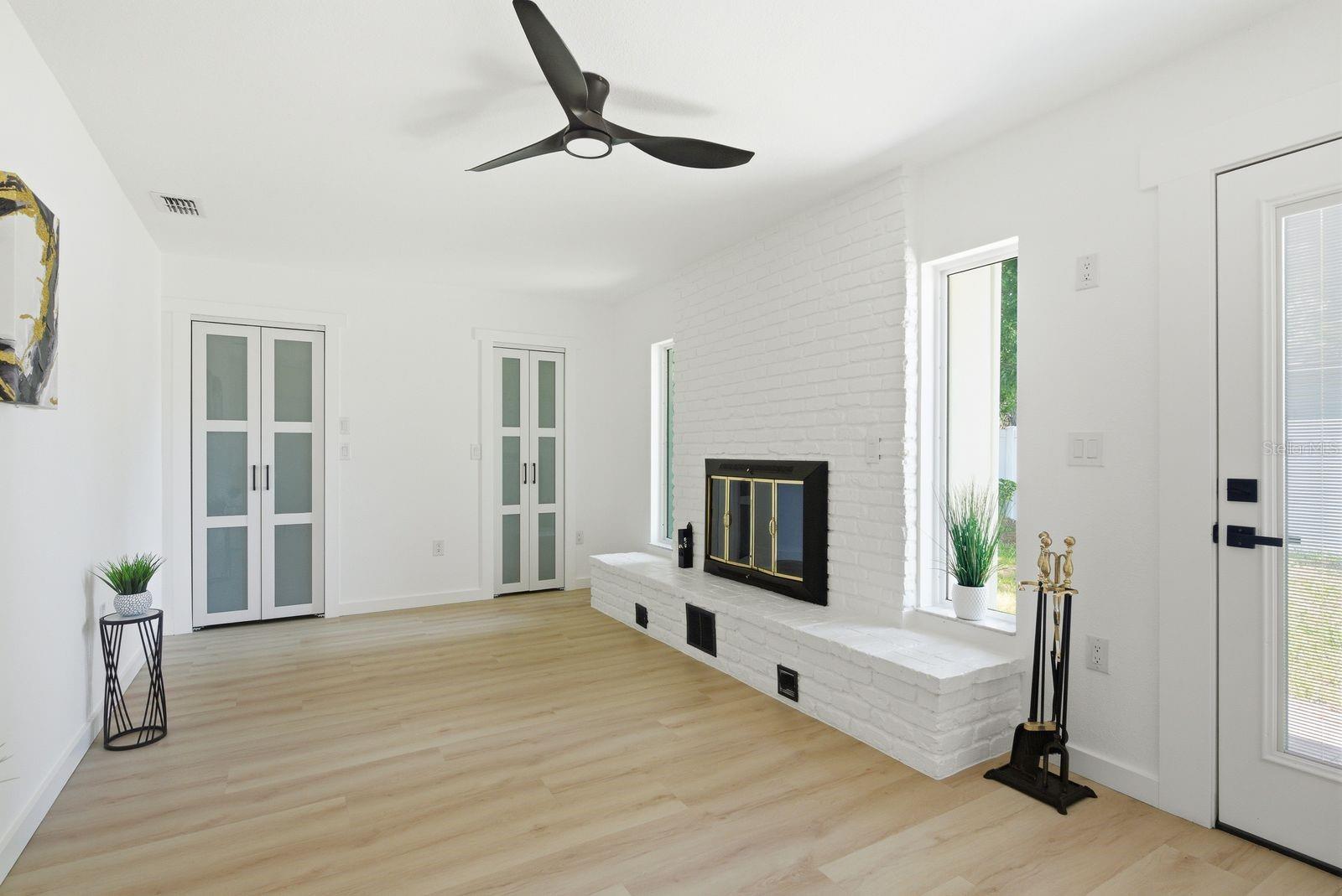 FAIRWAY MANOR - Residential