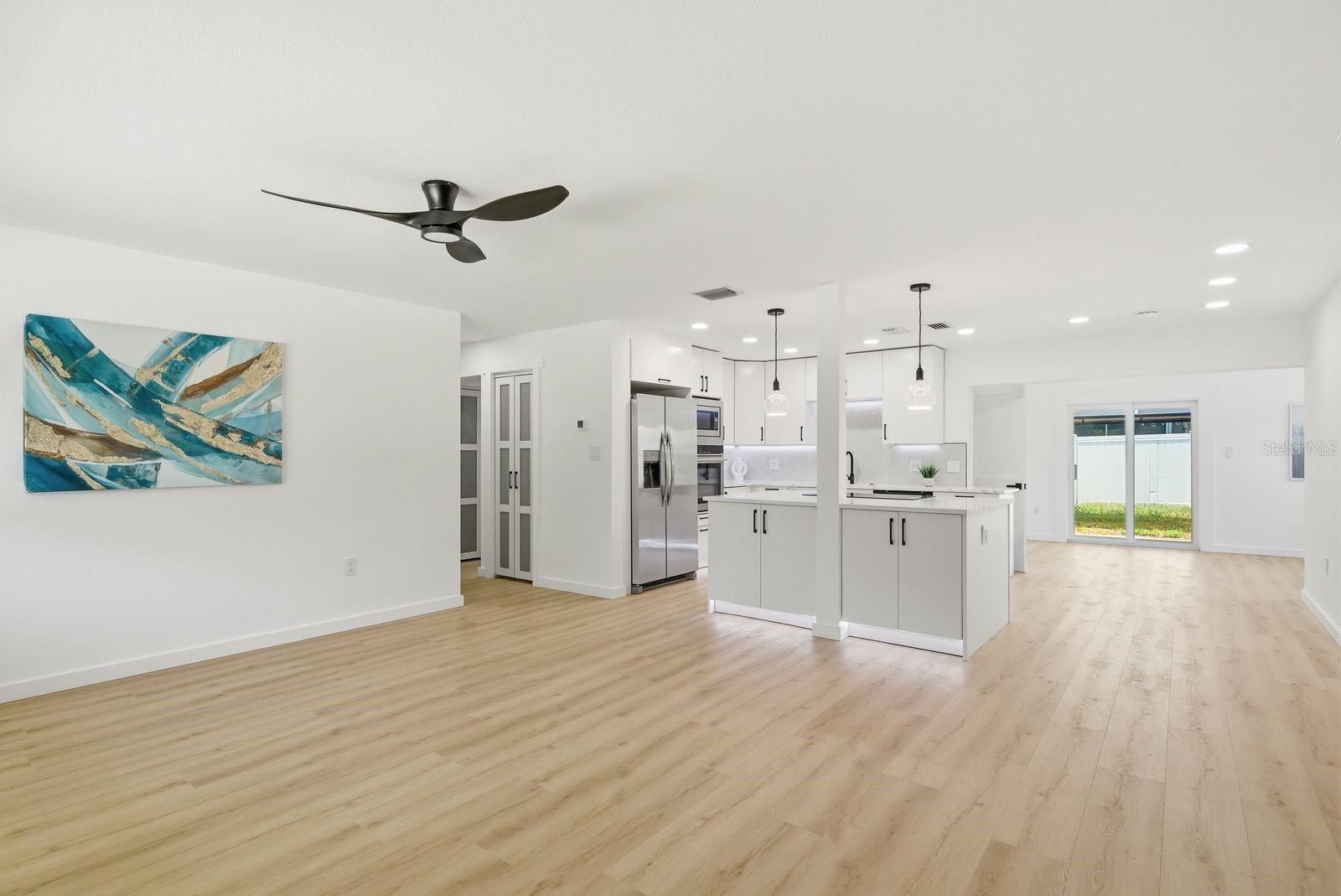 FAIRWAY MANOR - Residential
