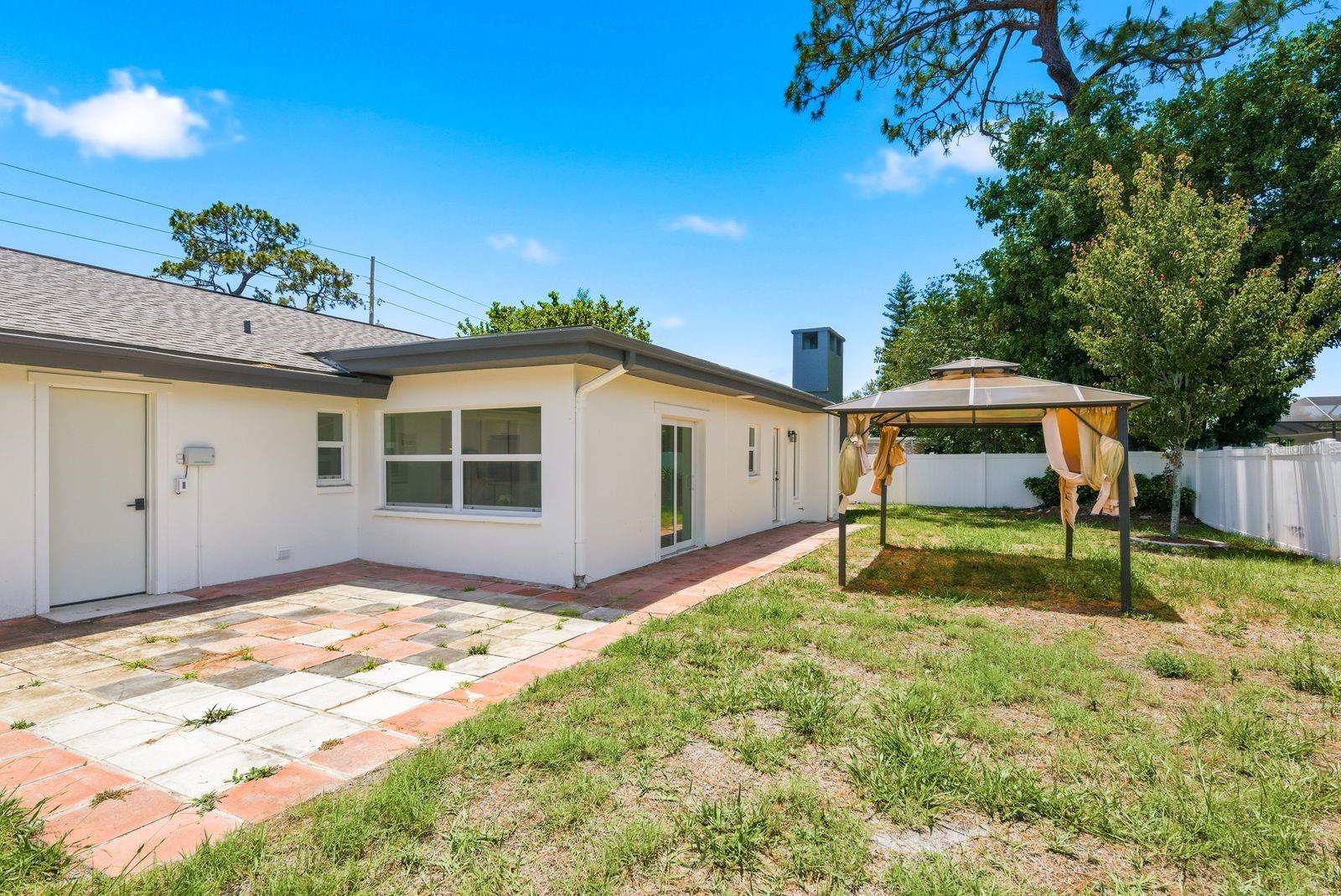 FAIRWAY MANOR - Residential