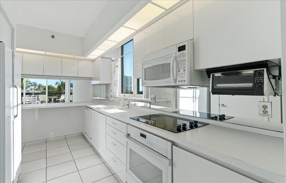 BEACHPLACE III - Residential
