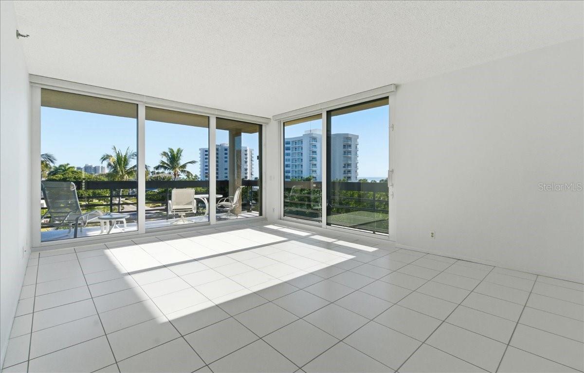 BEACHPLACE III - Residential