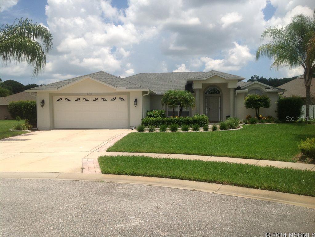 Quality Peytas home on great cul de sac location. This pool home sits on the largest lot in the highly desirable  Lakewood Terrace sub division. Close to everything, shopping, 1- 95 and minutes to the beach. There are many recent upgrades to this home, Flooring upgrades include Hardwood floors in all rooms and tile flooring to in the Kitchen, baths and Family room. Matching Stainless steel Whirlpool appliances in the Kitchen and Granite counter tops. Plantation shutters on all windows and most rooms open up to the pool area. The over sized screen enclosure has a Lanai and a new Jacuzzi over looking the pool area, Very nicely landscaped with recent upgrades that include pavers and curbing, Great location for entertaining or your private retreat, you are going to fall in love with this house.... ;Water: City