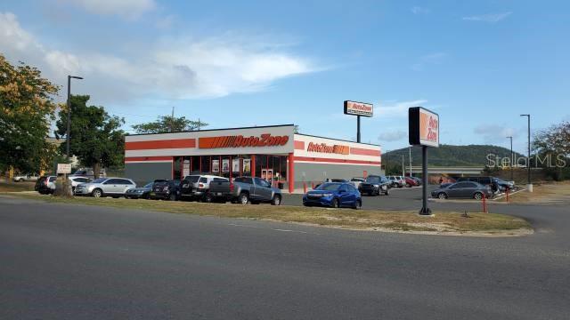 PLAZA LAS LOMAS - Commercial Sale