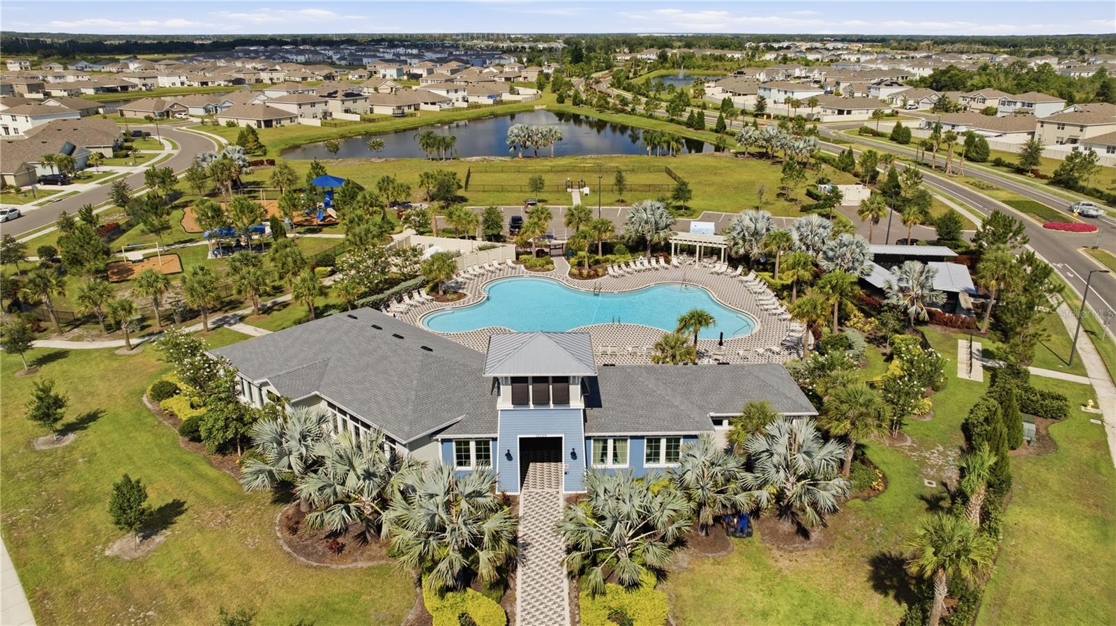 BELLA LAGO - Residential