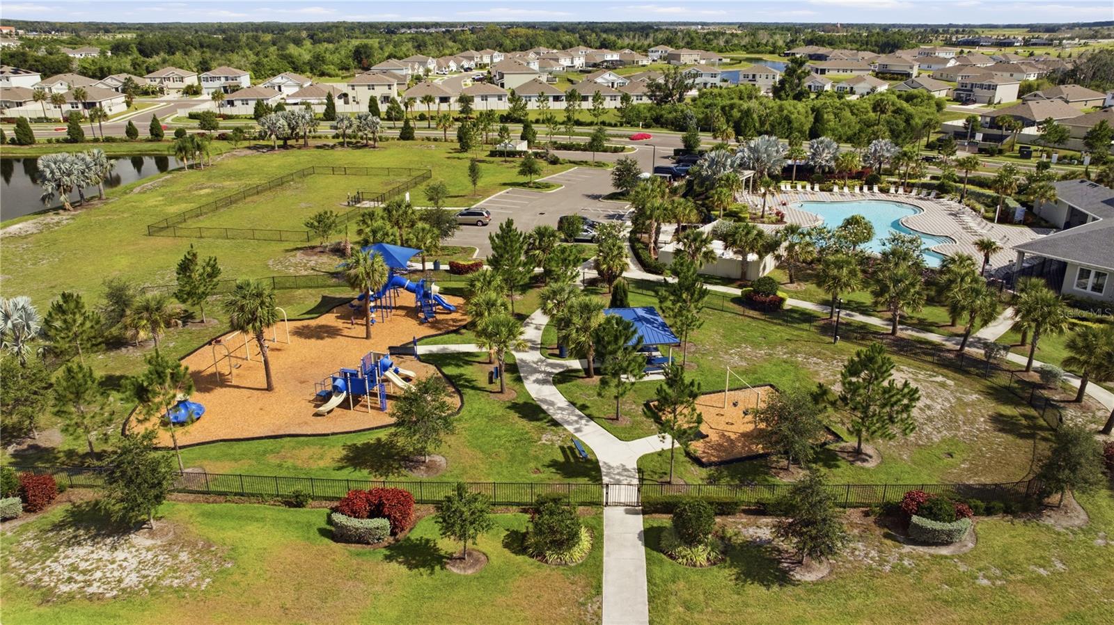 BELLA LAGO - Residential
