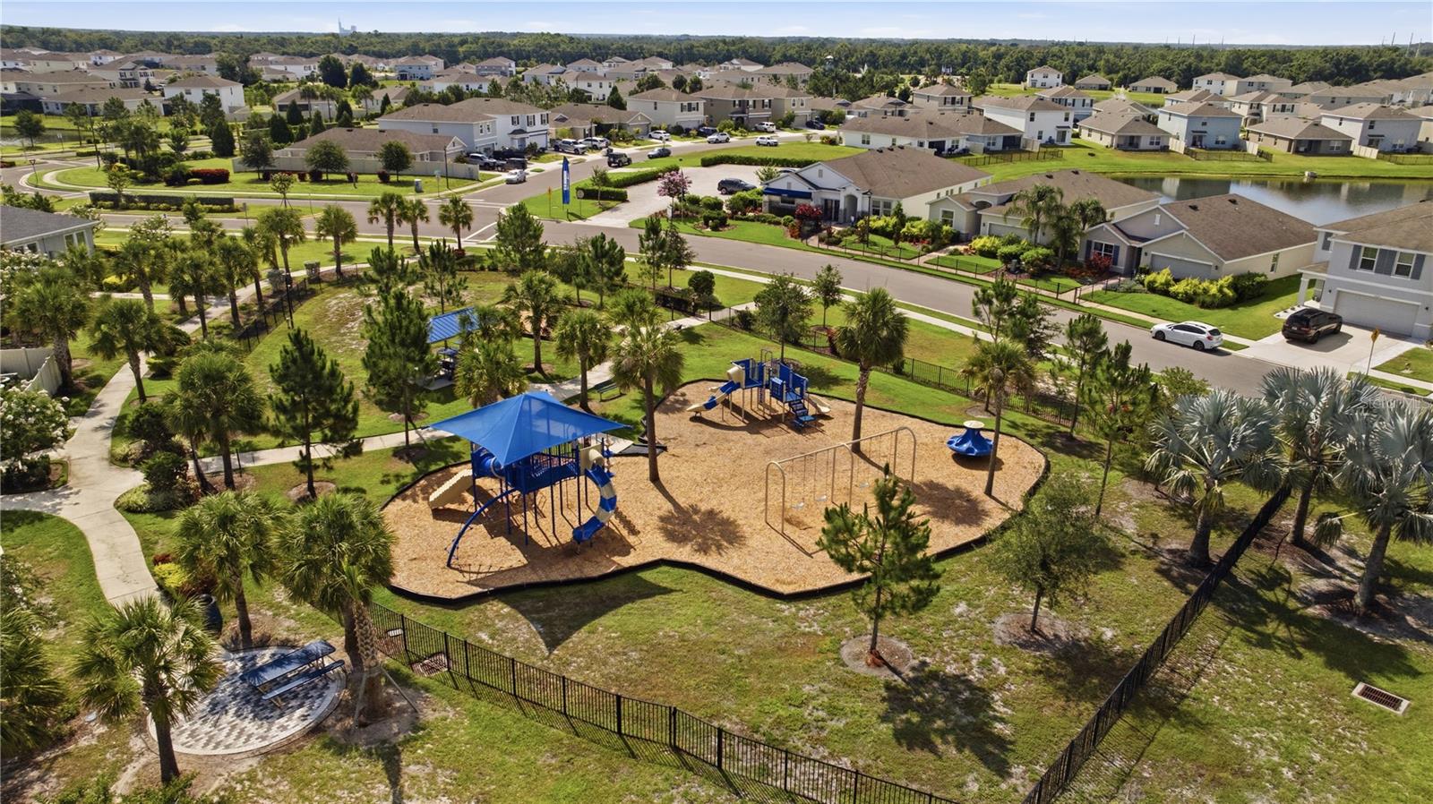 BELLA LAGO - Residential