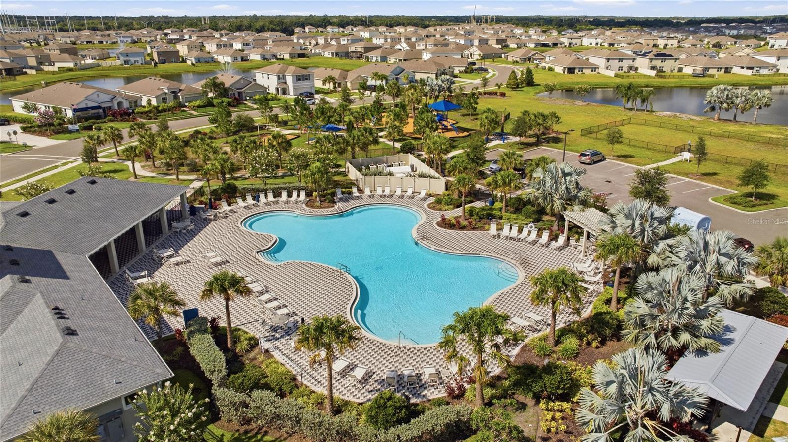 BELLA LAGO - Residential