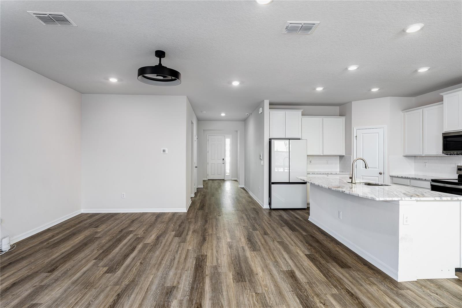 BELLA LAGO - Residential