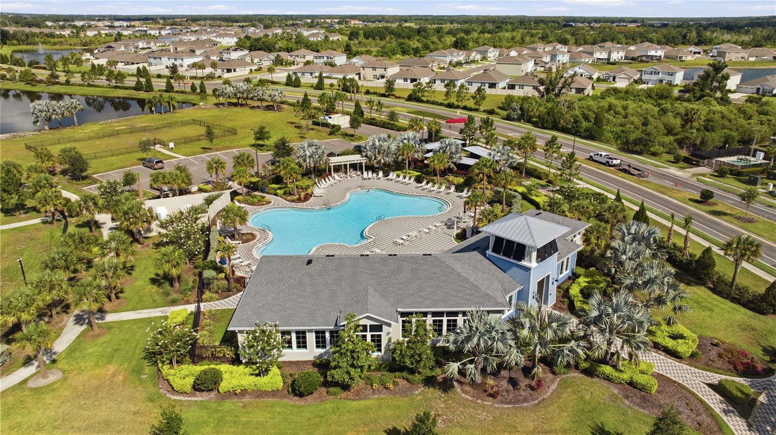 BELLA LAGO - Residential