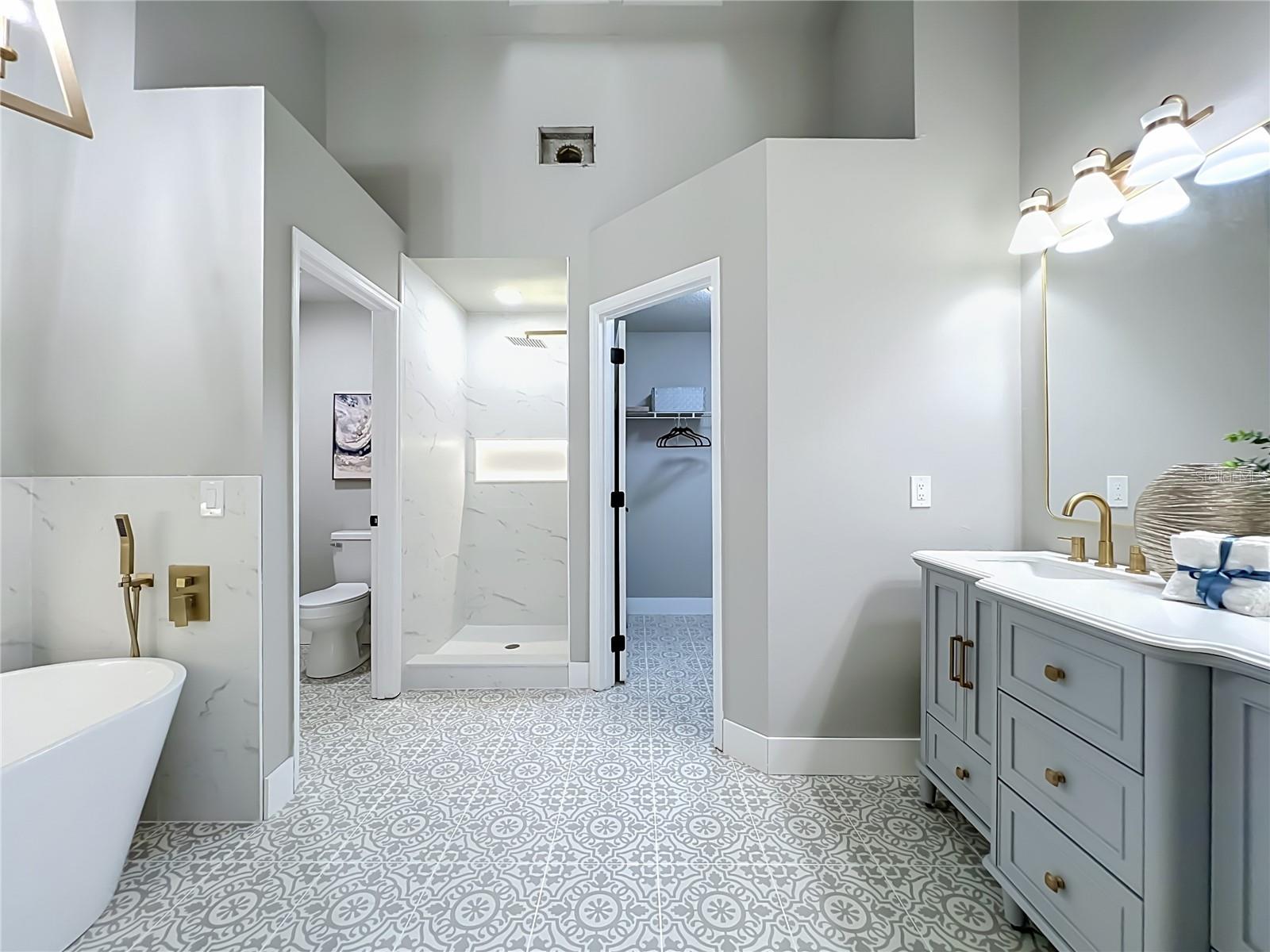 HIGHLANDS OF LAKE MARY - Residential