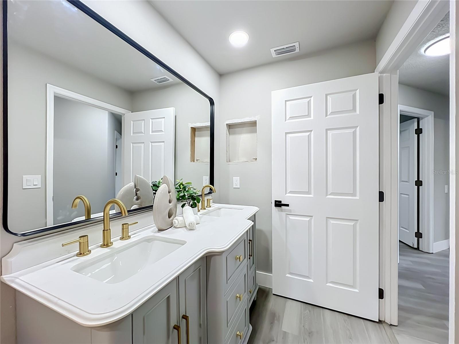 HIGHLANDS OF LAKE MARY - Residential