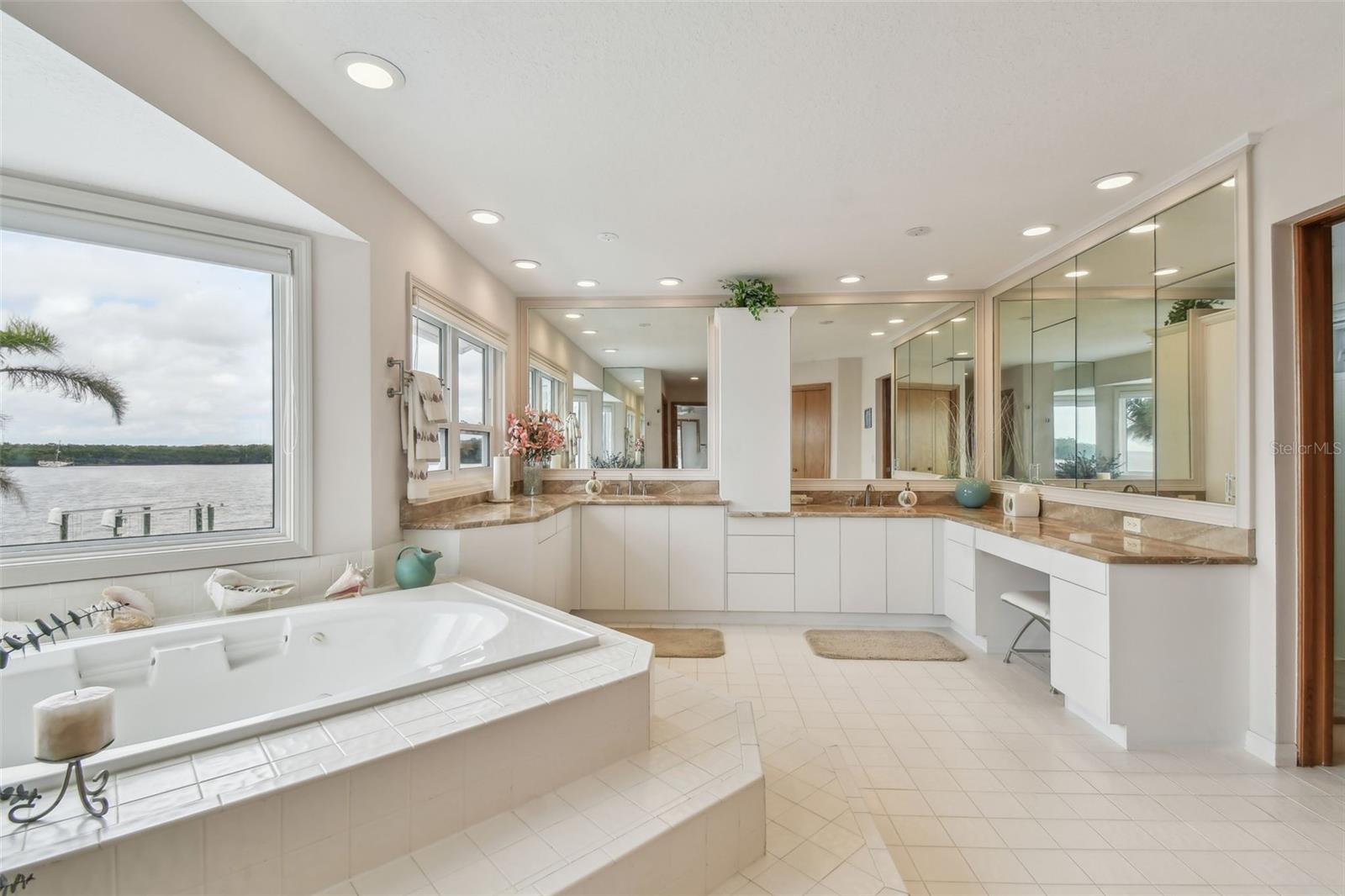 INDIAN BLUFF ISLAND 3RD ADD - Residential