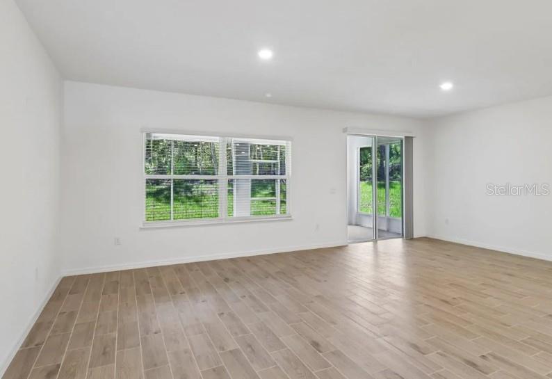 EDGEWATER PARK - Residential
