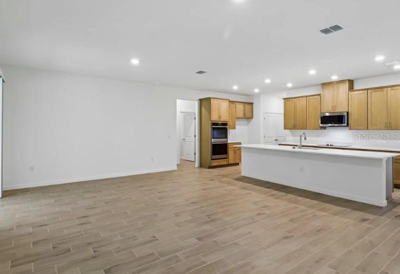 EDGEWATER PARK - Residential
