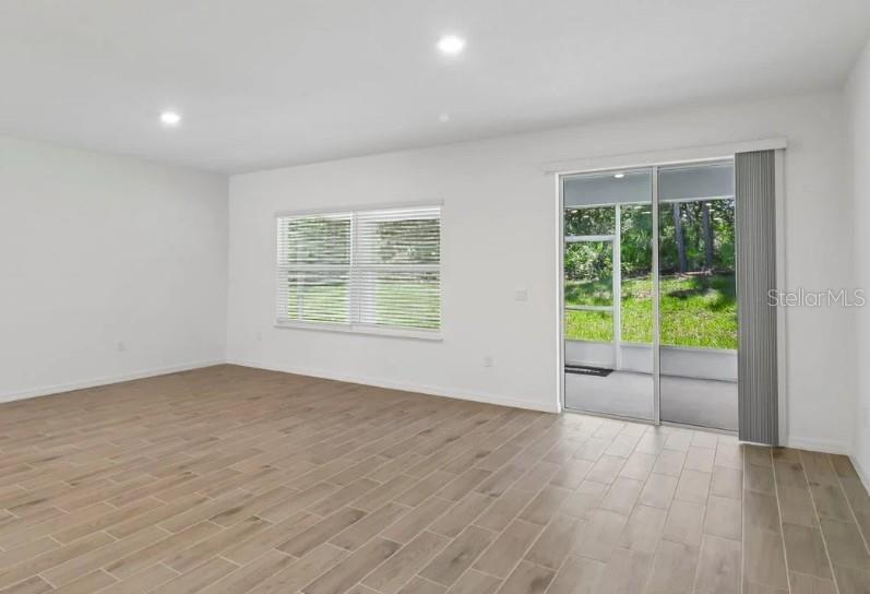 EDGEWATER PARK - Residential