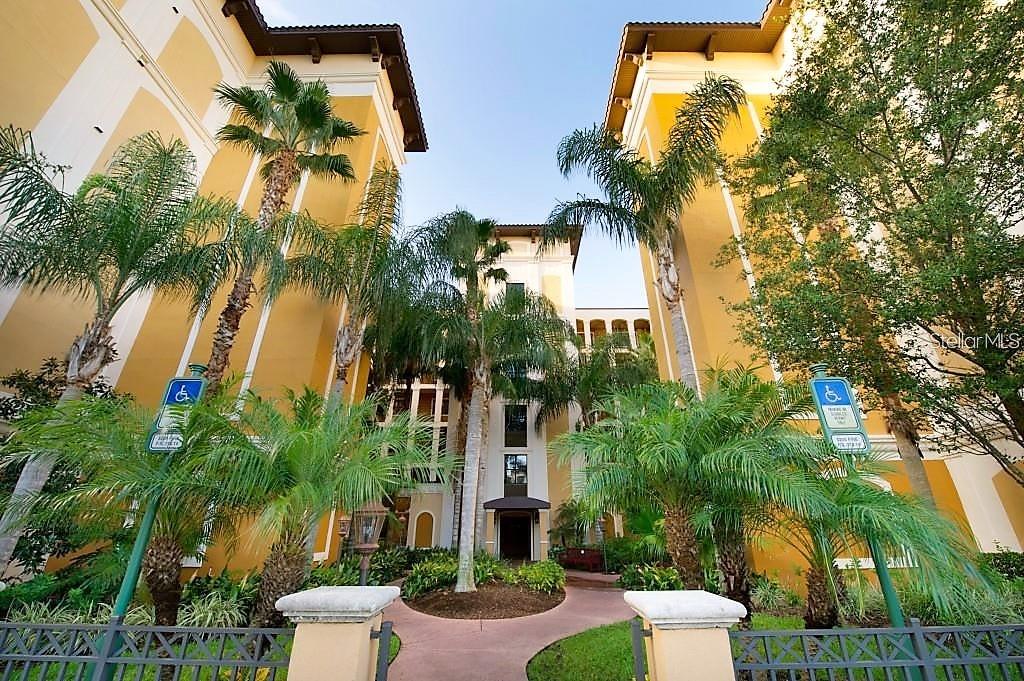 The Building C is in high demand. Floridays is the luxury America's top rated family hotels as pr Trip Advisor. Well-designed floor plan with elegant furnishings and complete accessories; This Beautiful Fully Furnished unit features three full-size bedrooms, living room, dining room, two full bathrooms, granite countertops, flat screen TVs, stainless steel appliances, separate shower and tub in the master bath, linens and kitchenware, is everything you need for your Orlando vacation! Amenities such as pool complex with whirlpool, kid's waterscape playground, poolside bar & grill, state-of-the-art fitness center, game room, business center, meeting facilities. Free high speed internet access in public areas, concierge services, free shuttle to theme parks, on-site management etc... Located minutes from theme parks, Orlando Premium Outlets, and several dining options.