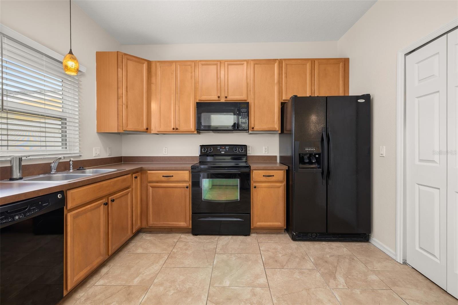 TENNYSON PK/SUMMERPORT - Residential