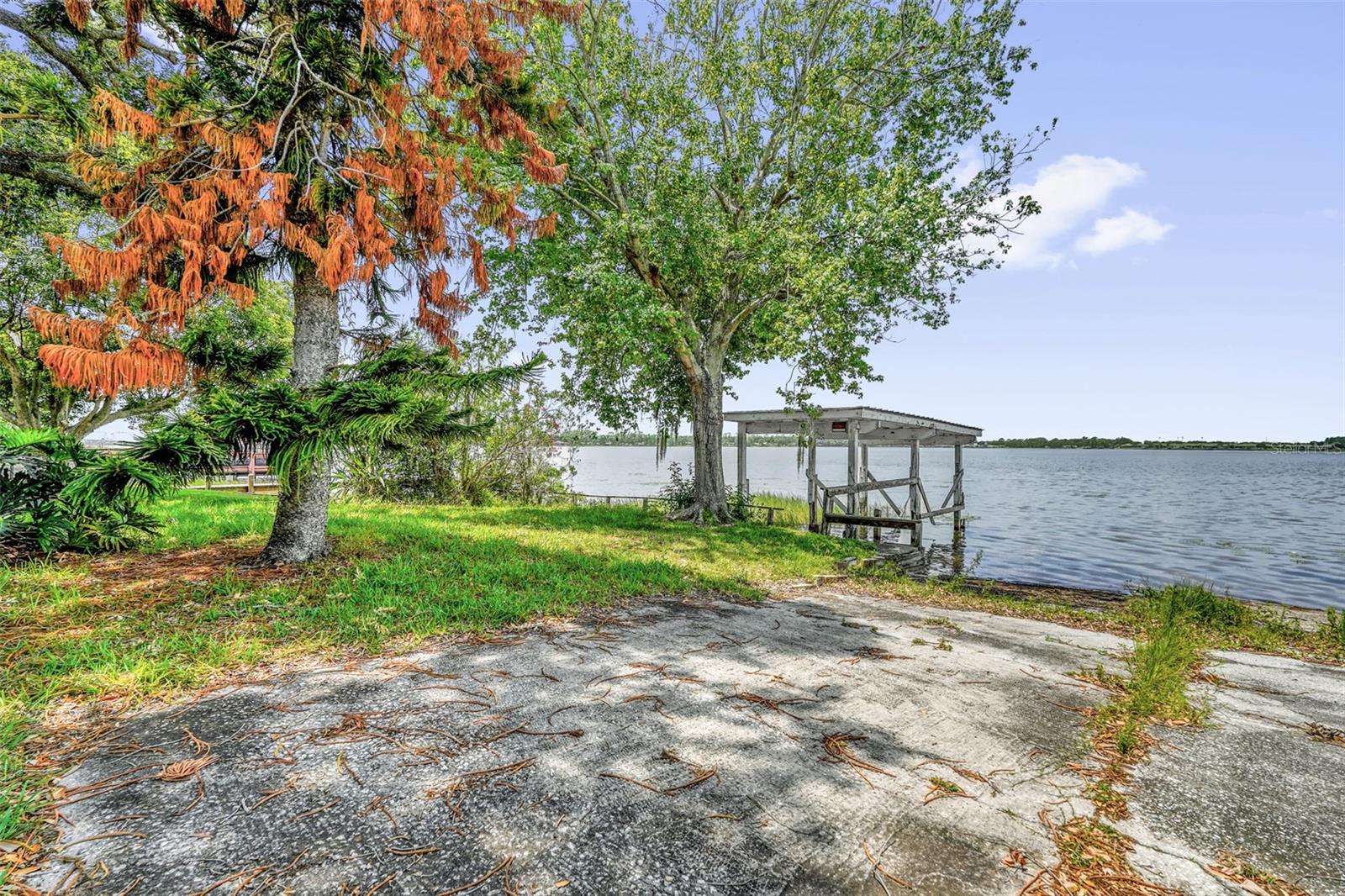 LAKE MARIANA ACRES - Land