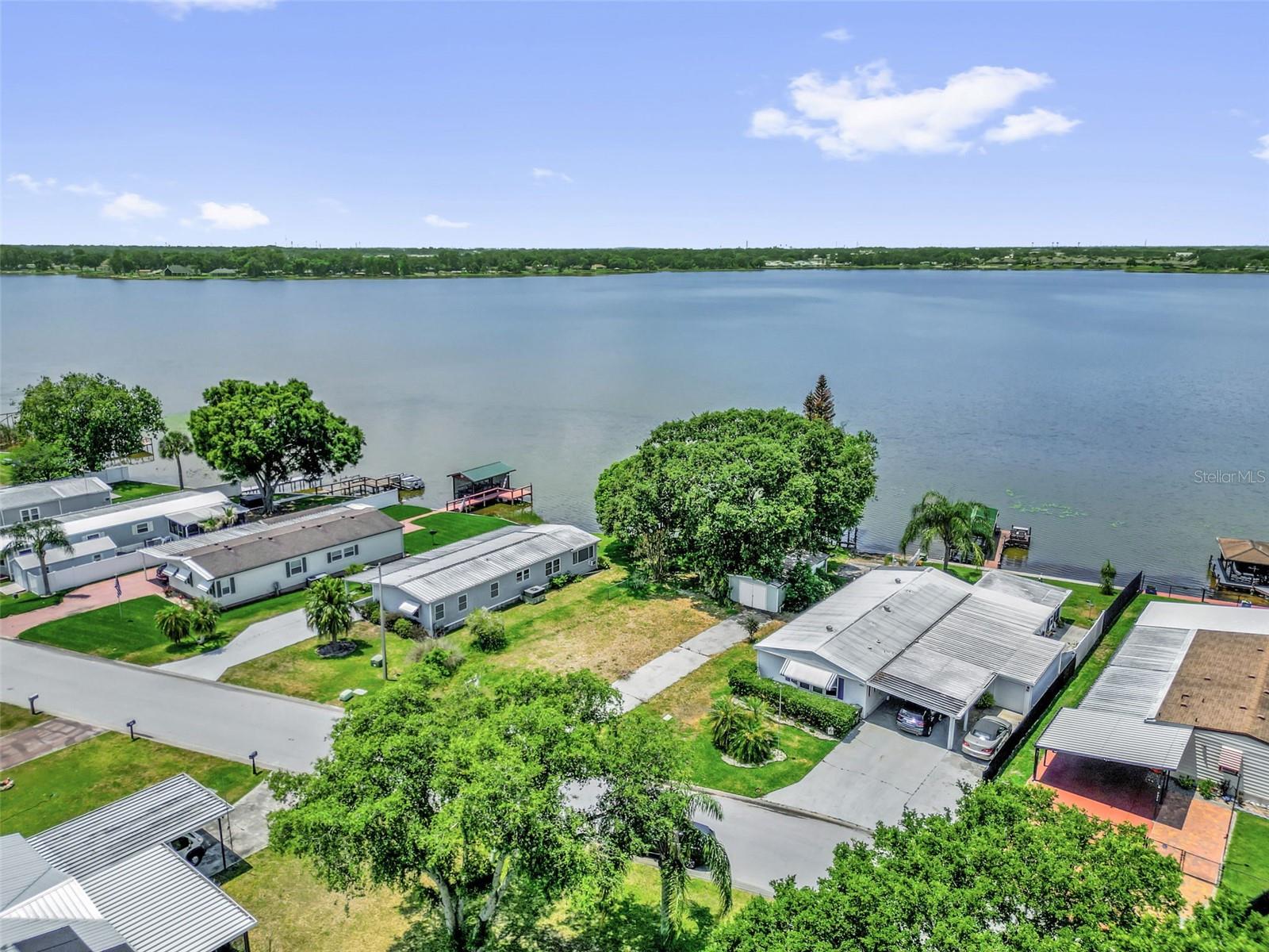 LAKE MARIANA ACRES - Land