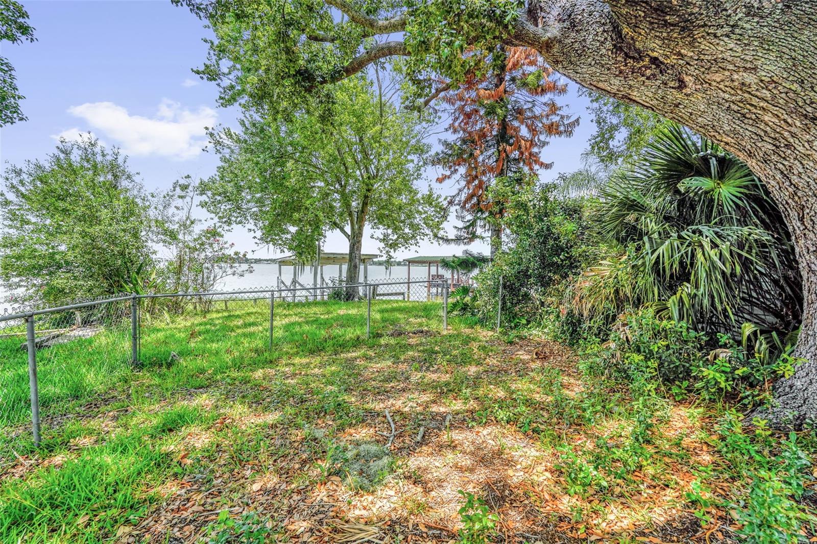 LAKE MARIANA ACRES - Land