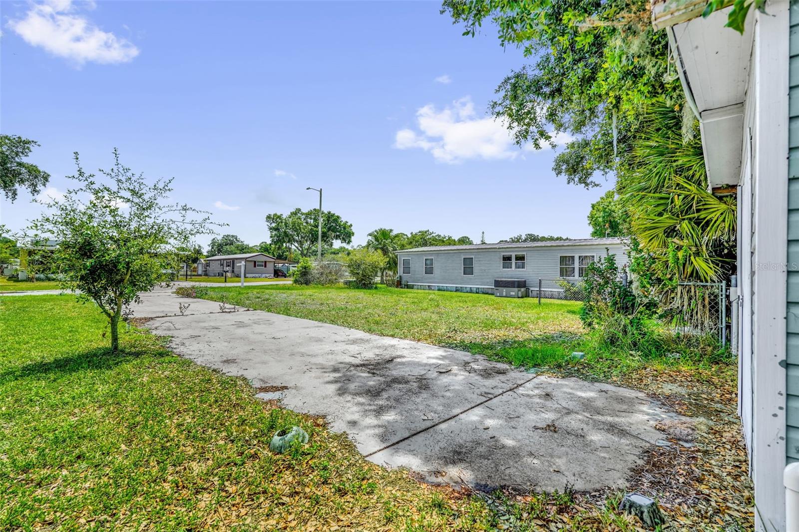 LAKE MARIANA ACRES - Land